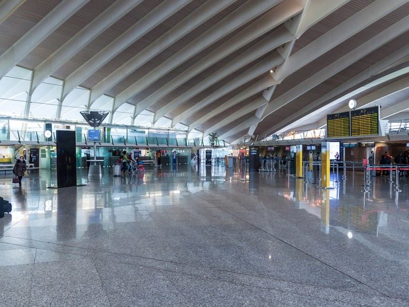 Aeropuerto-moderno-Loiu-Bilbao